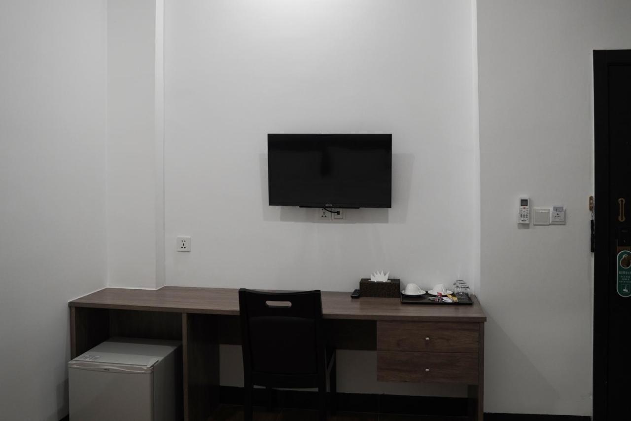 Apple Hotel Three - Near Pnh Airport Phnom Penh Eksteriør bilde