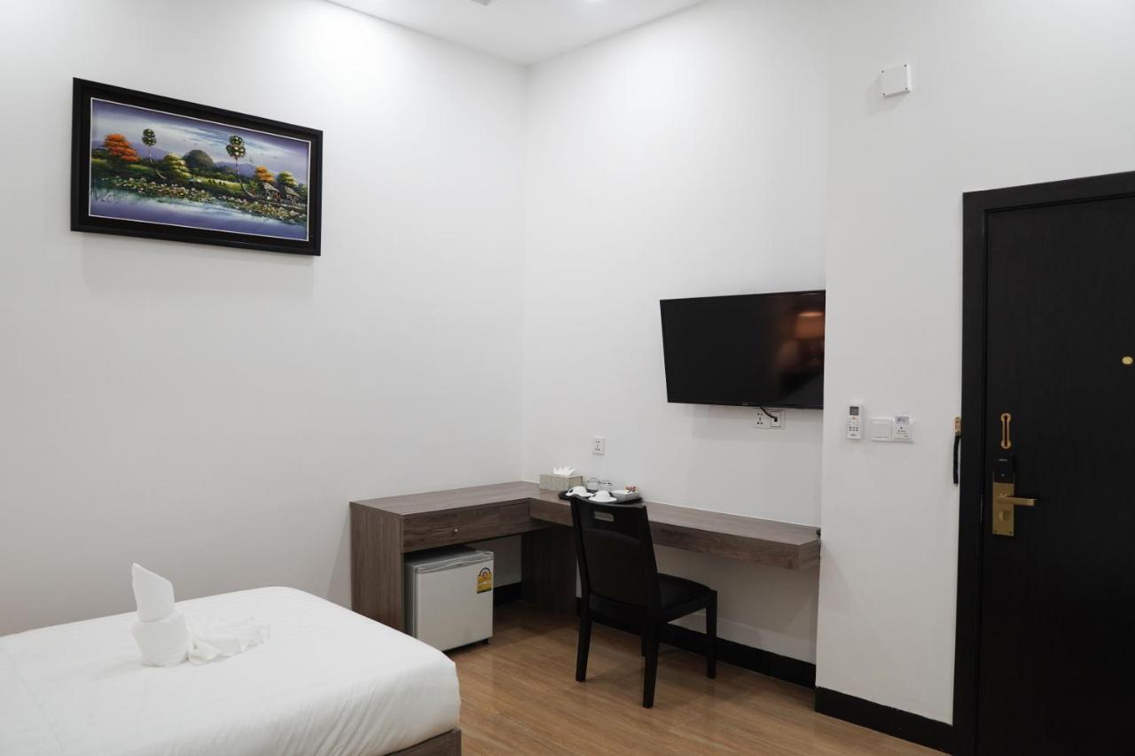 Apple Hotel Three - Near Pnh Airport Phnom Penh Eksteriør bilde